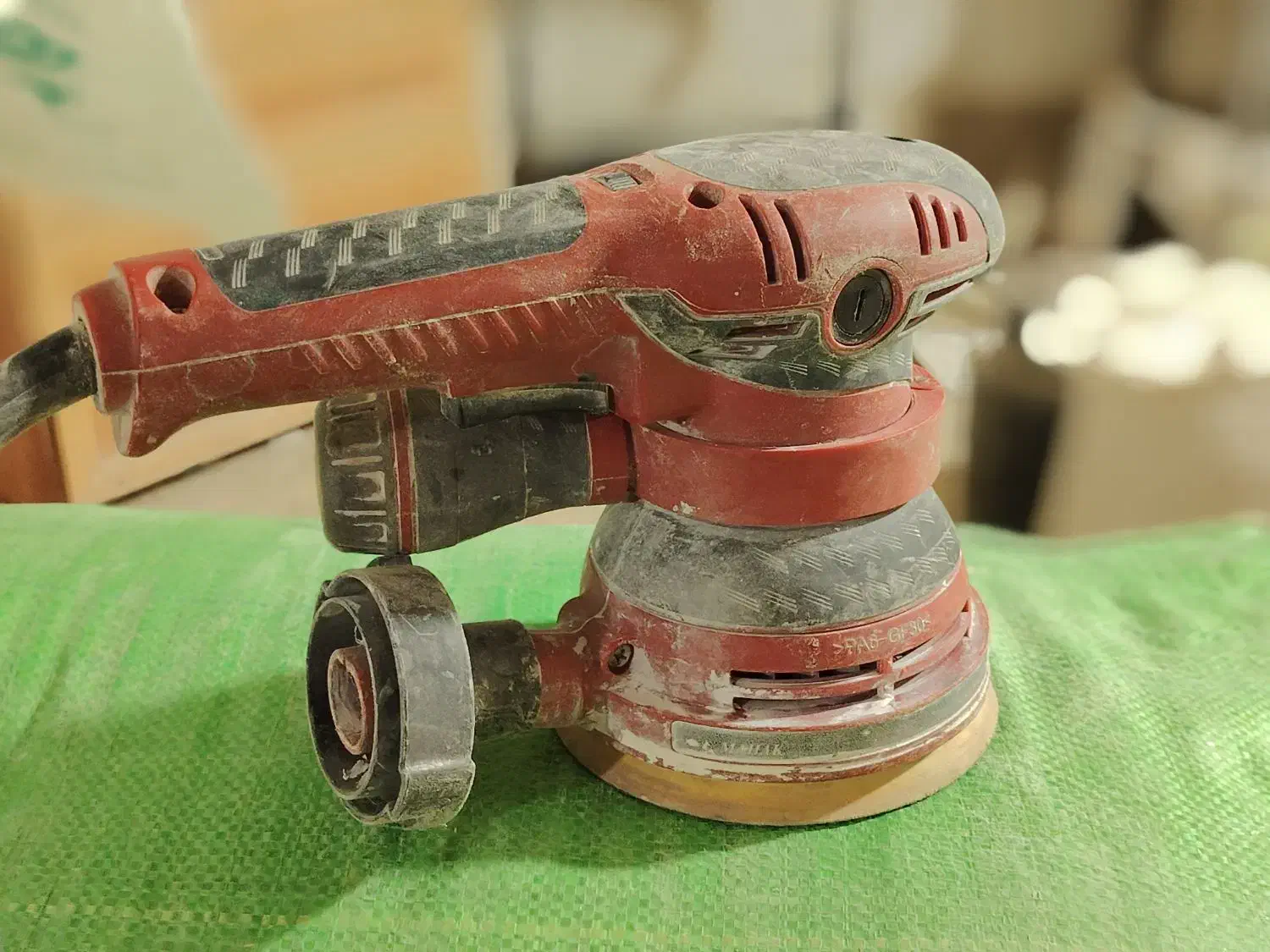 سمباده زن محک|ابزارآلات|کوهسرخ, |دیوار