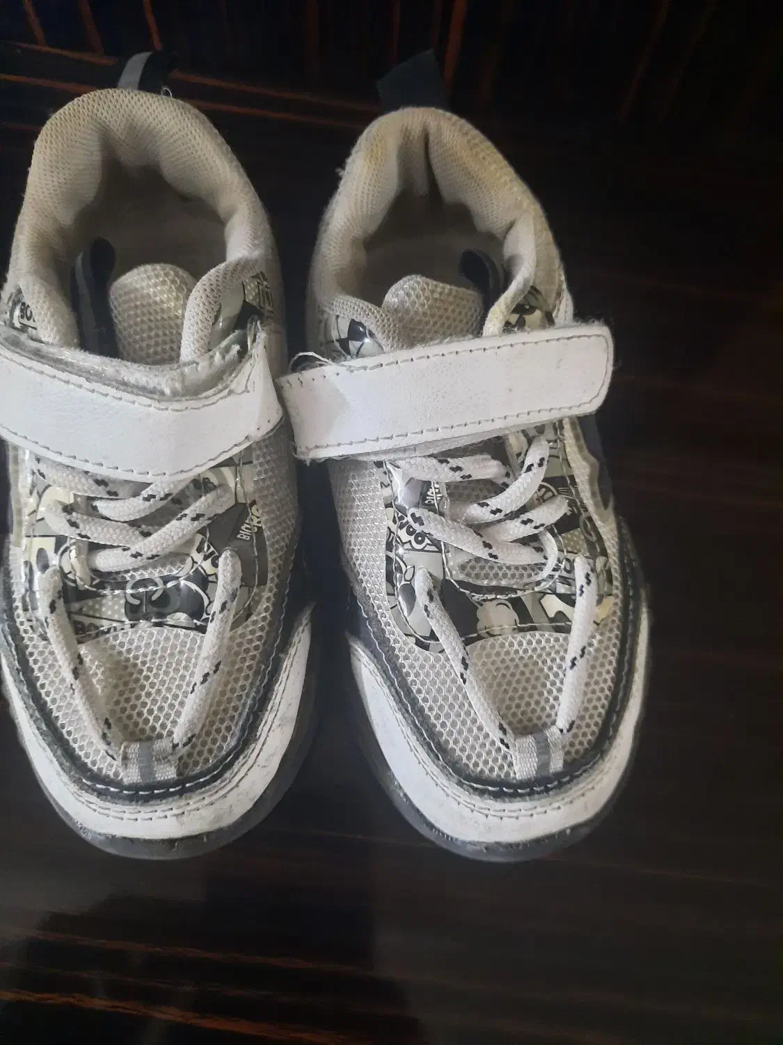 کفش اسپرت سایز ۲۷|کفش و لباس بچه|مشهد, میعاد (شهرک غرب)|دیوار