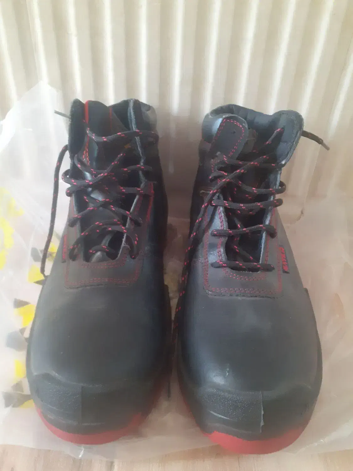 گفش ایمنی|کیف، کفش، کمربند|تربت جام, شاد|دیوار