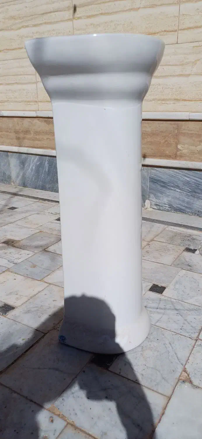 روشویی پایه دار باکیفیت،تمیز و کم کار|لوازم سرویس بهداشتی|بیرجند, |دیوار