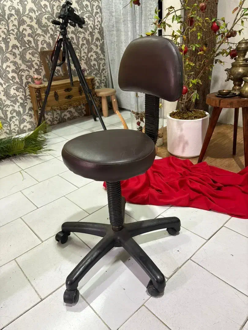 صندلی چرخشی|صندلی و نیمکت|بندر انزلی, شاکوچه|دیوار