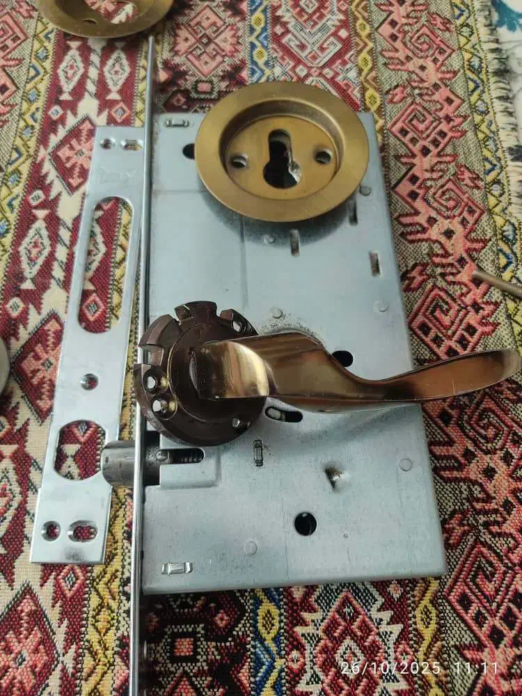 قفل درب ضد سرقت در چوبی آپارتمانی|مصالح و تجهیزات ساختمان|اصفهان, طامه|دیوار