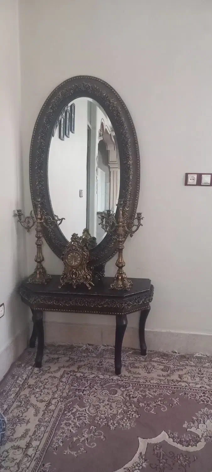 میز ناهارخوری و آینه|میز و صندلی غذاخوری|ملایر, |دیوار