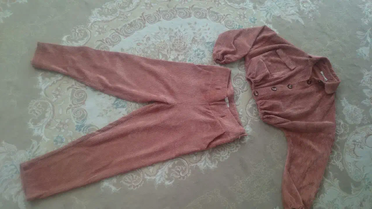 کراپ و شلوار مخمل کبریتی رنگ آجری سایز 40|لباس|سبزوار, زینبیه|دیوار