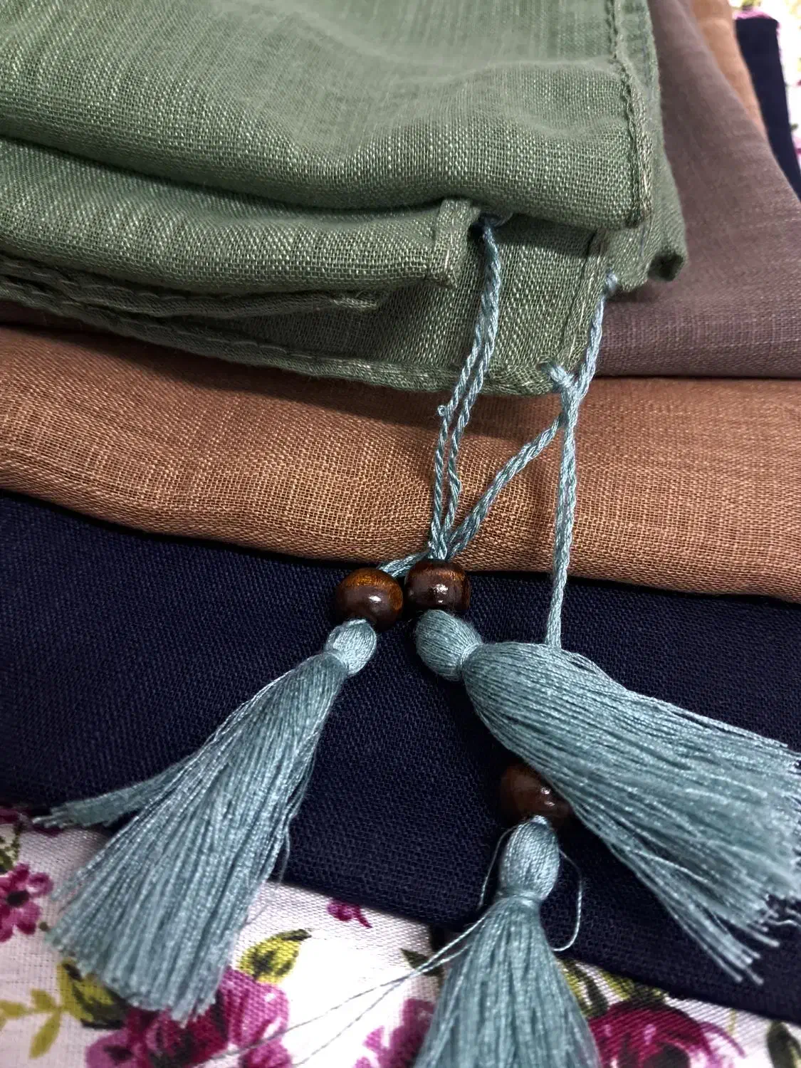 فروش روسری های دستدوز و ژاکارد|لباس|صومعهسرا, |دیوار