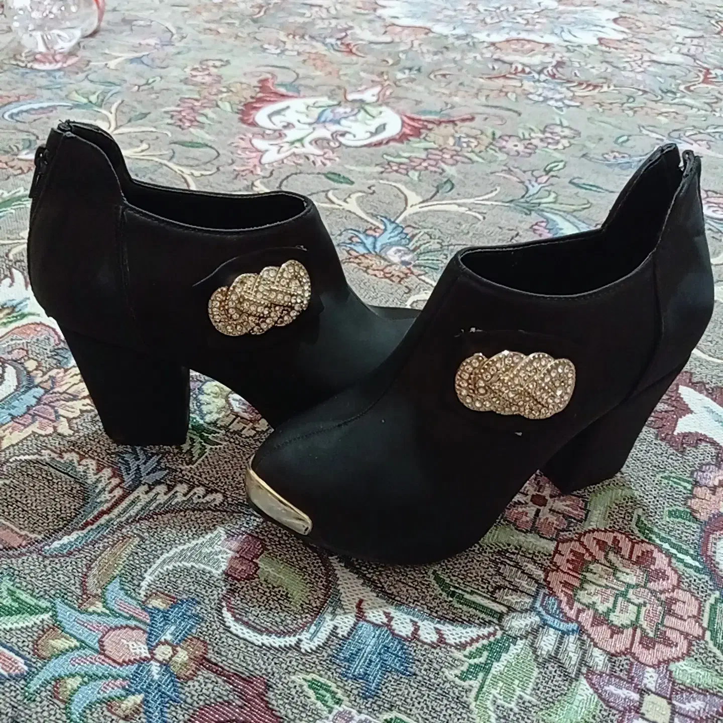 کفش|کیف، کفش، کمربند|سمنان, |دیوار