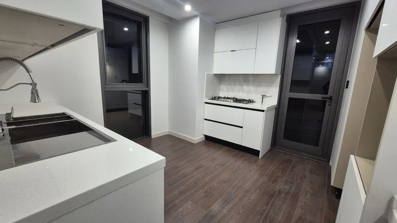 اجاره برج میکا