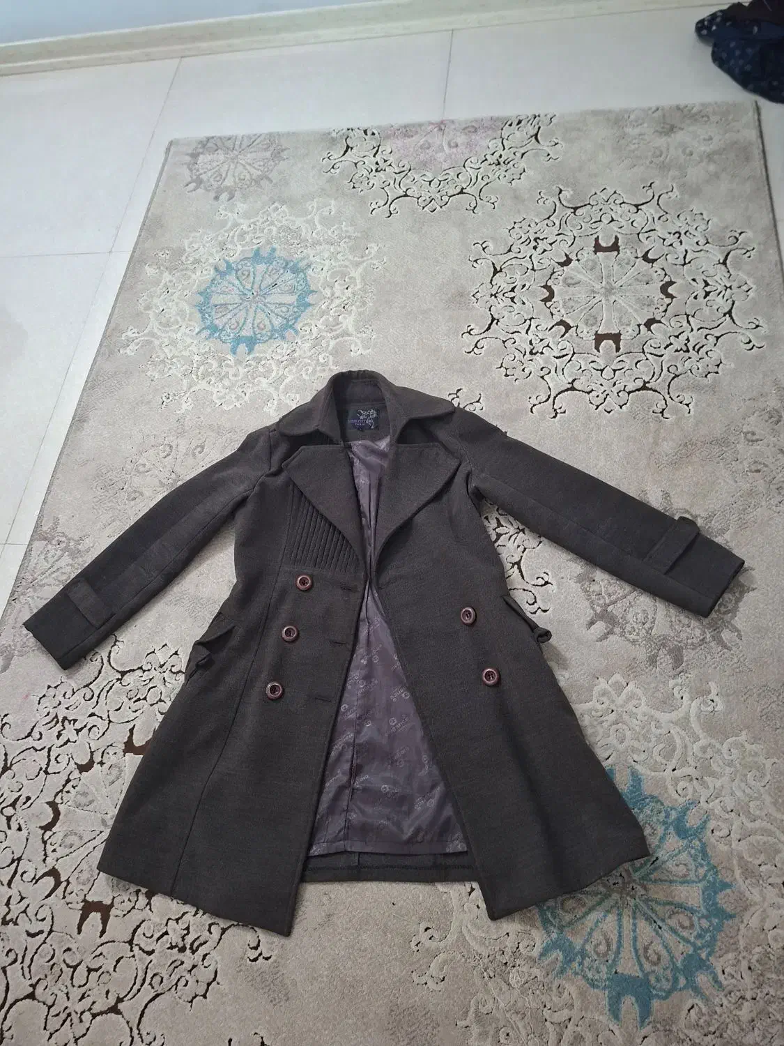 پالتو نو|لباس|مشهد, هنرور|دیوار