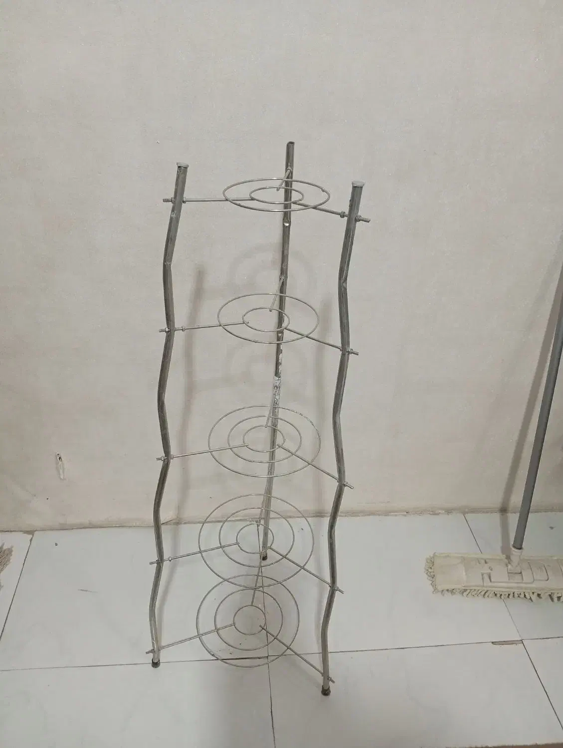 پایه فلزی قابلمه|آب‌چکان و نظم‌دهنده ظروف|مشهد, شهید قربانی|دیوار