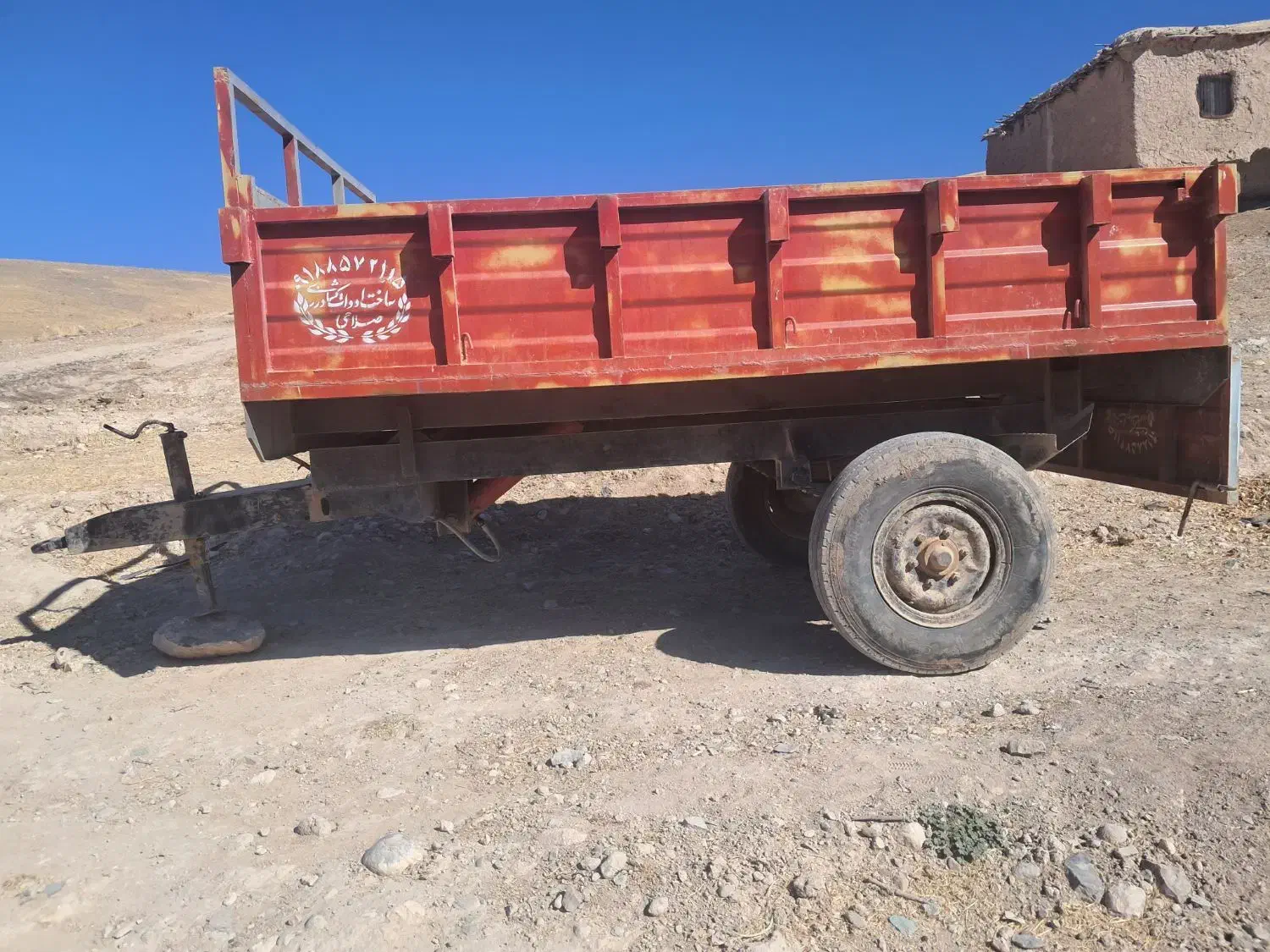 تریلی|ماشین‌آلات صنعتی|هرسین, |دیوار