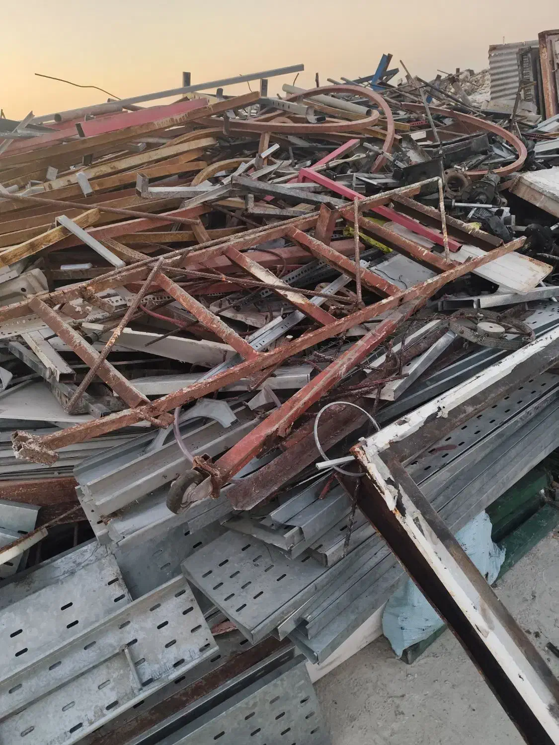 خرید انواع ضایعات فلزی|خدمات پیشه و مهارت|کیش, |دیوار