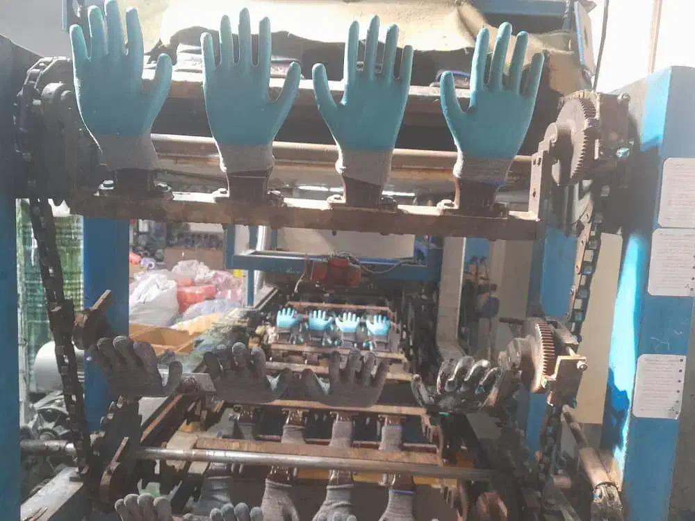 به یک نیرو جهت دستگاه دستکش کار نیازمندیم|استخدام صنعتی، فنی، مهندسی|مشهد, گرجی علیا|دیوار