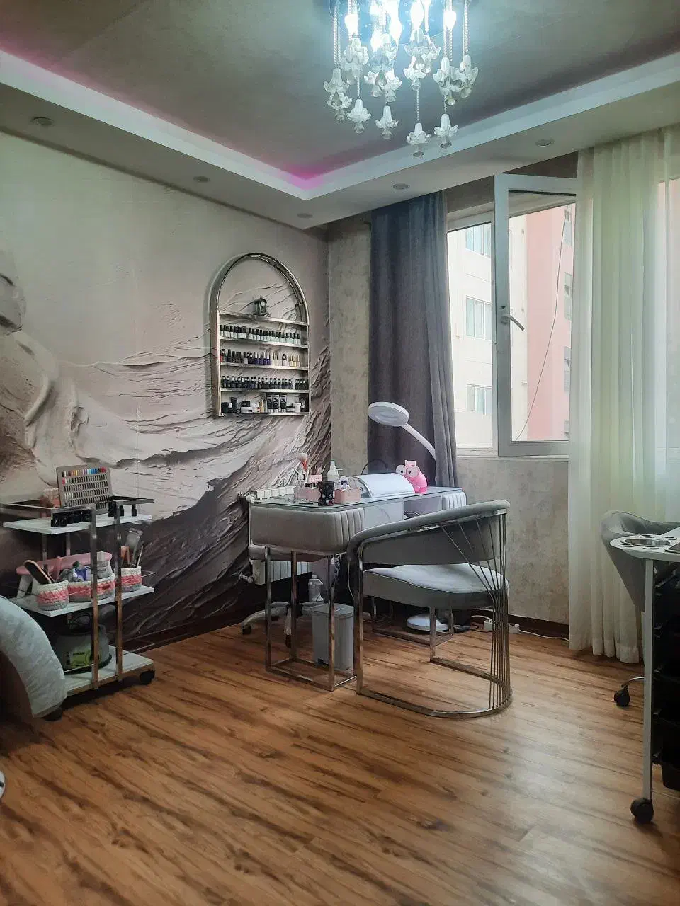 ۲۰٪ تخفیف برای کوتاهی ، رنگ، اصلاح و کاشت ناخن|خدمات آرایشگری و زیبایی|پرند, فاز ۴|دیوار