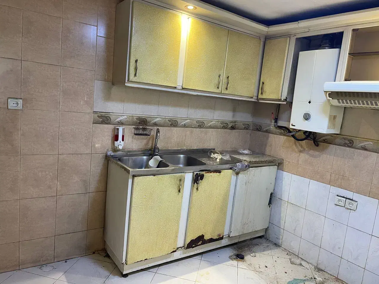 کابینت فلزی و هود|آب‌چکان و نظم‌دهنده ظروف|مشهد, کوشش|دیوار