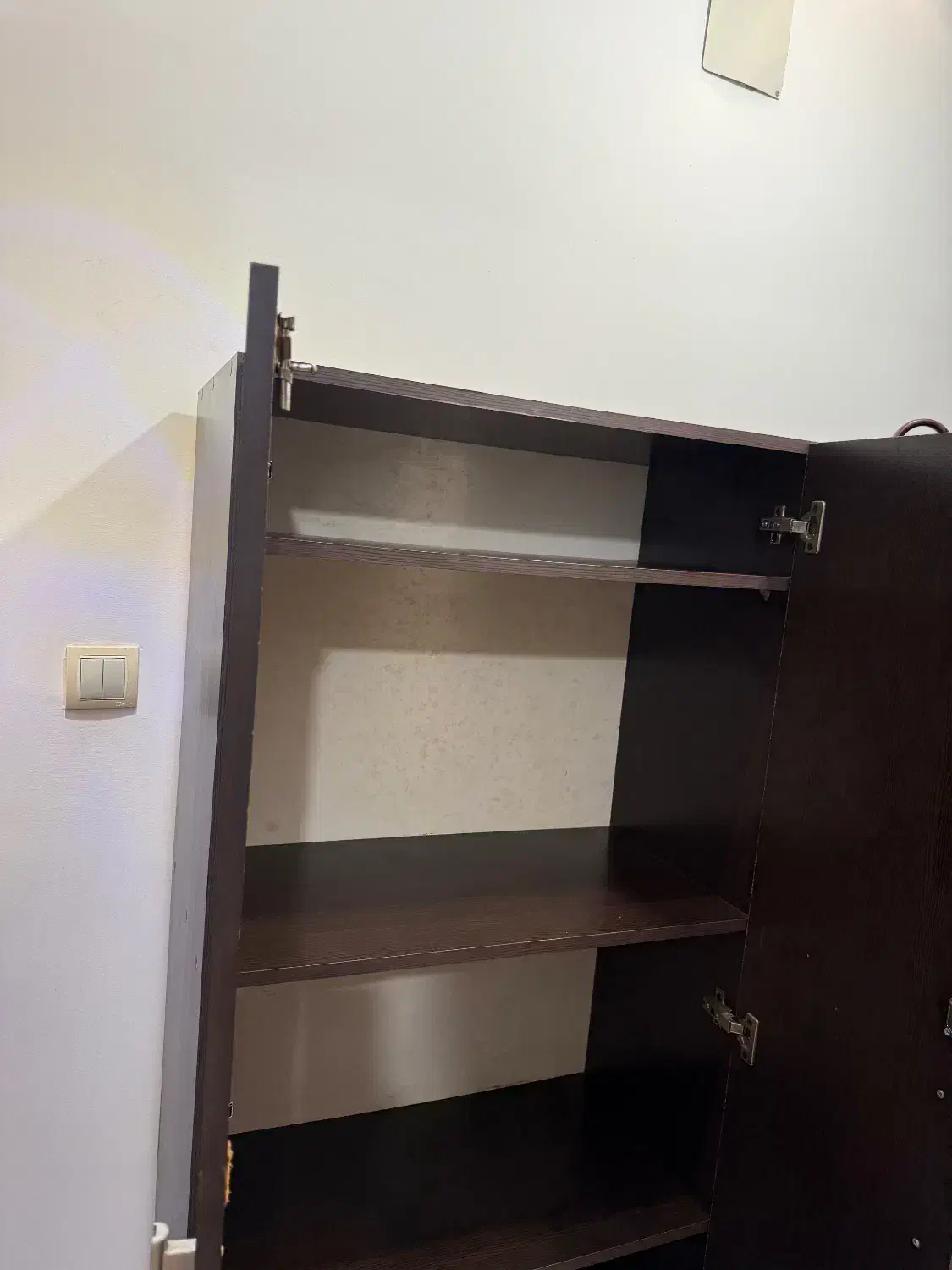 کمد|جاکفشی، کمد، دراور|رشت, گلزاران|دیوار