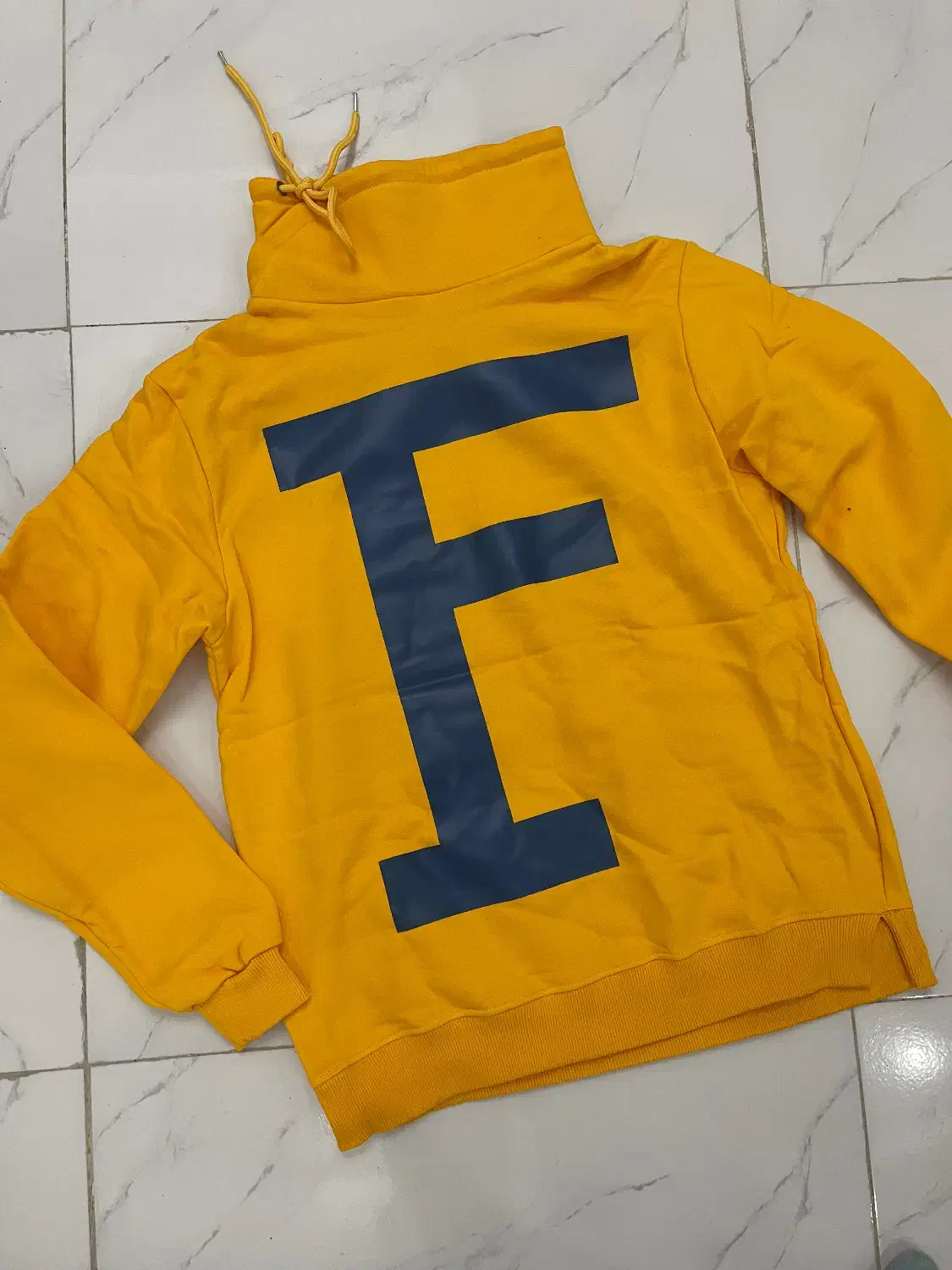 هودی اسپرت|لباس|رشت, فخب|دیوار