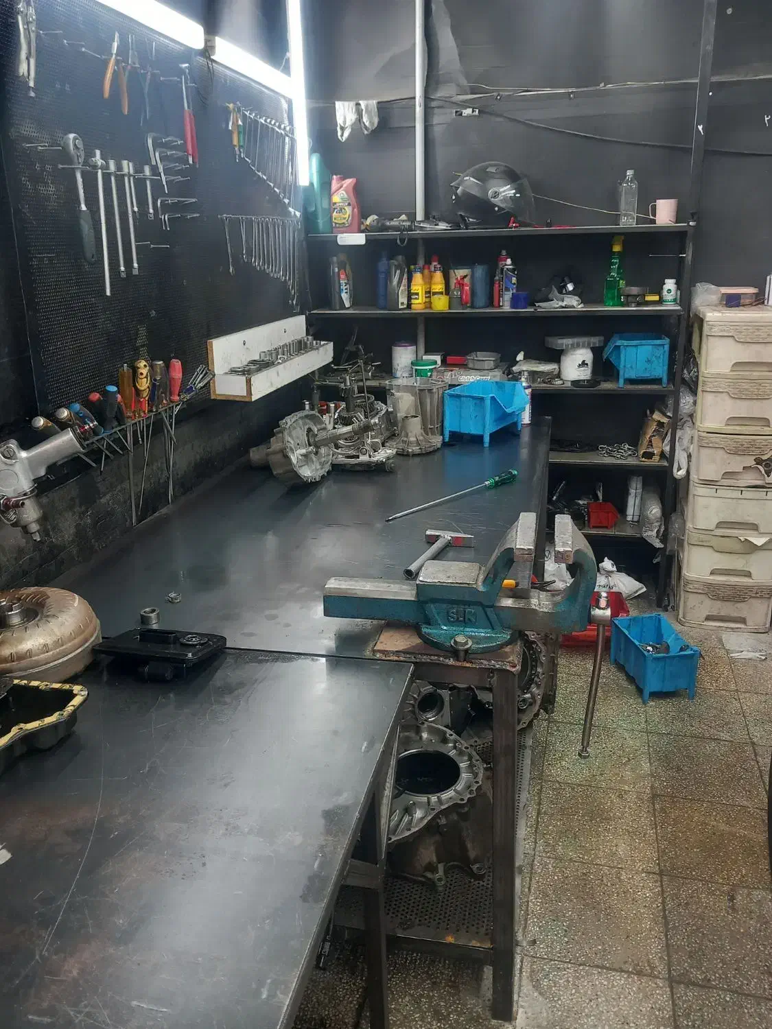 استخدام میکانیک باطریساز صافکار نقاش با جای خواب|استخدام صنعتی، فنی، مهندسی|تهران, جوادیه تهرانپارس|دیوار