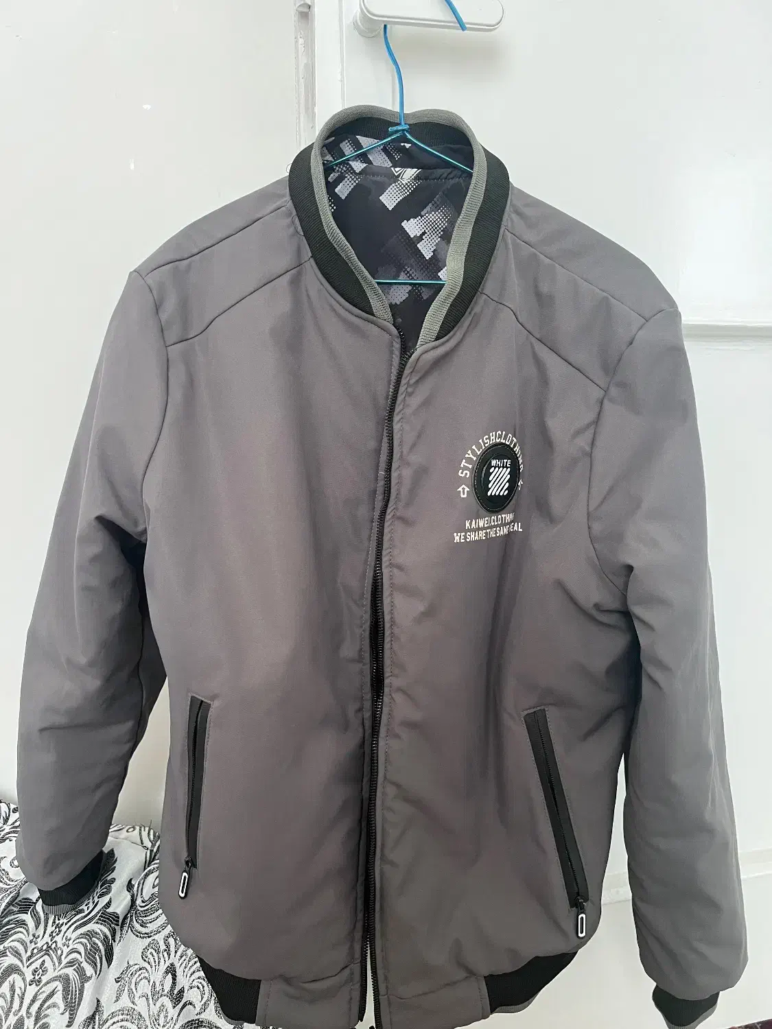 کاپشن|لباس|مشهد, دانش|دیوار