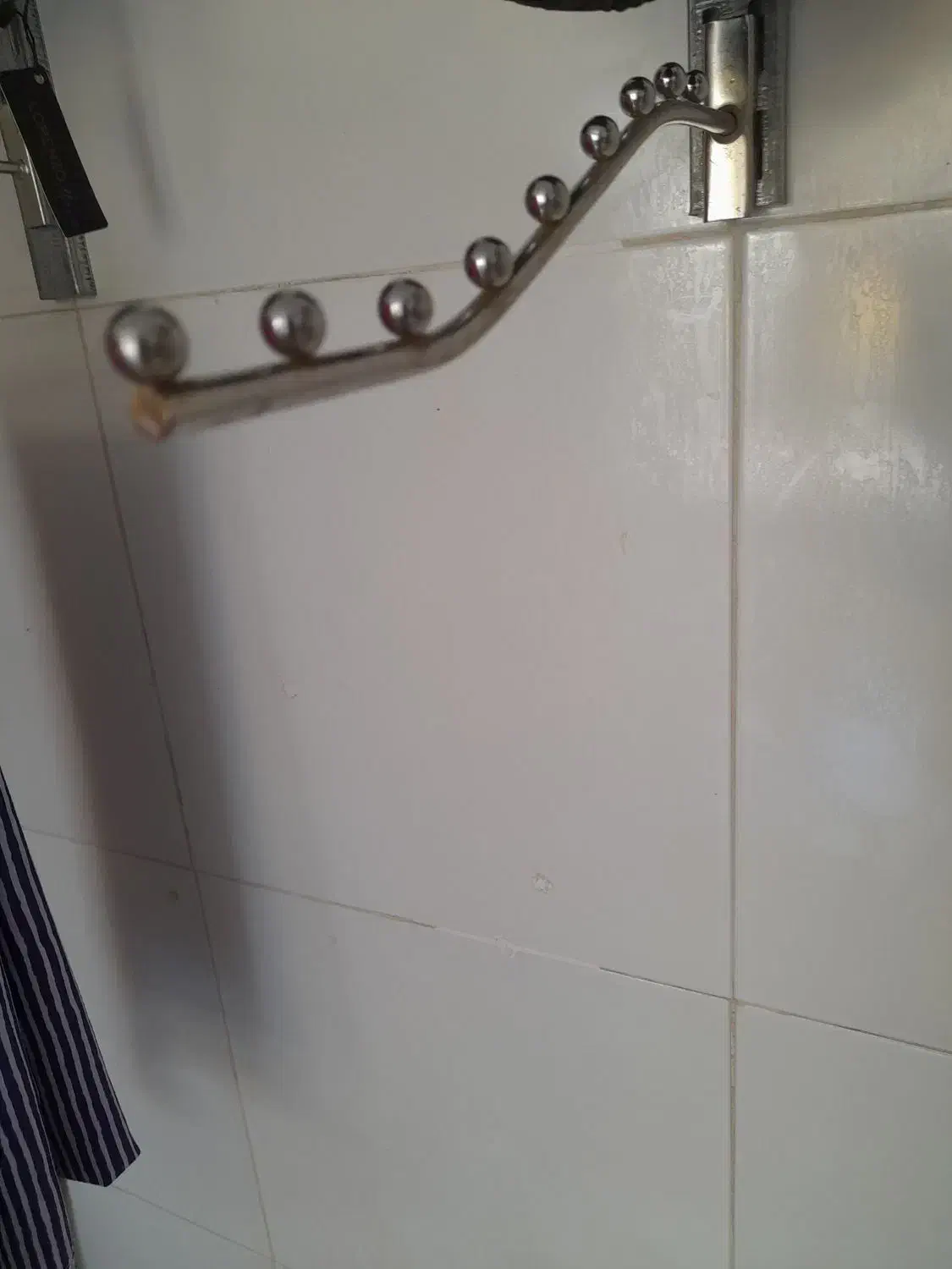 ویترین. آویز روسری. رگال ساچمه ای|بوفه، ویترین، کنسول|اصفهان, خواجه عمید|دیوار