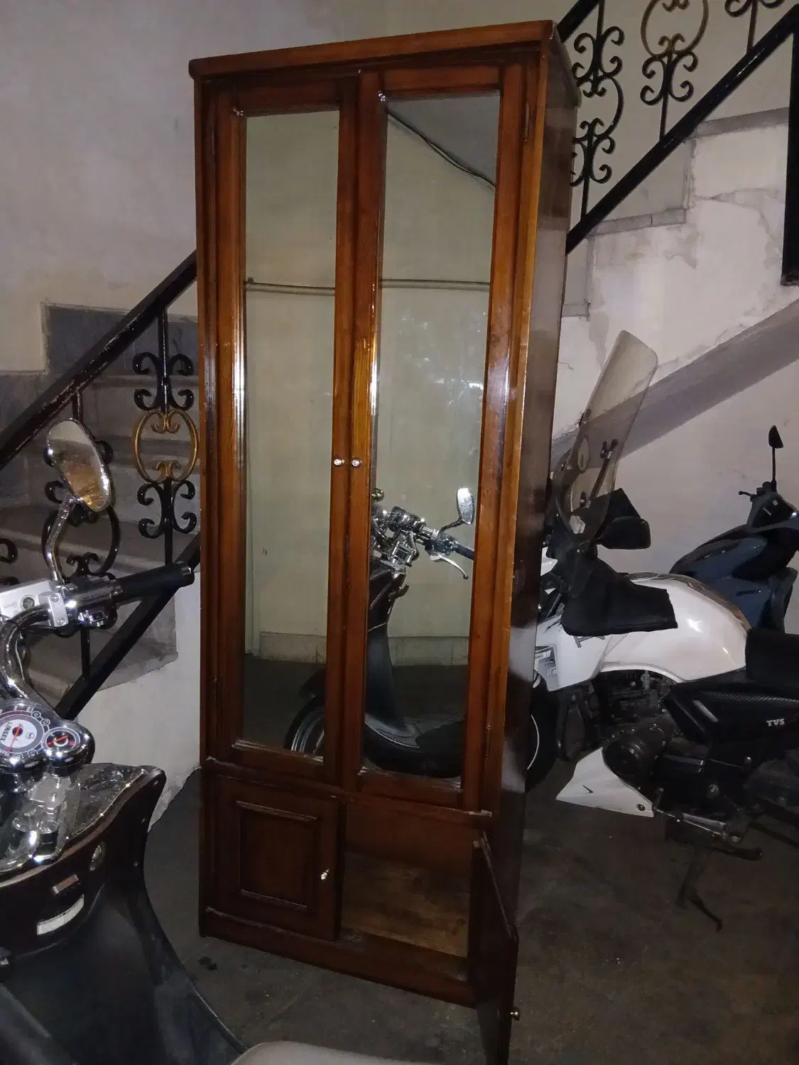 کمد|جاکفشی، کمد، دراور|تهران, دبستان|دیوار