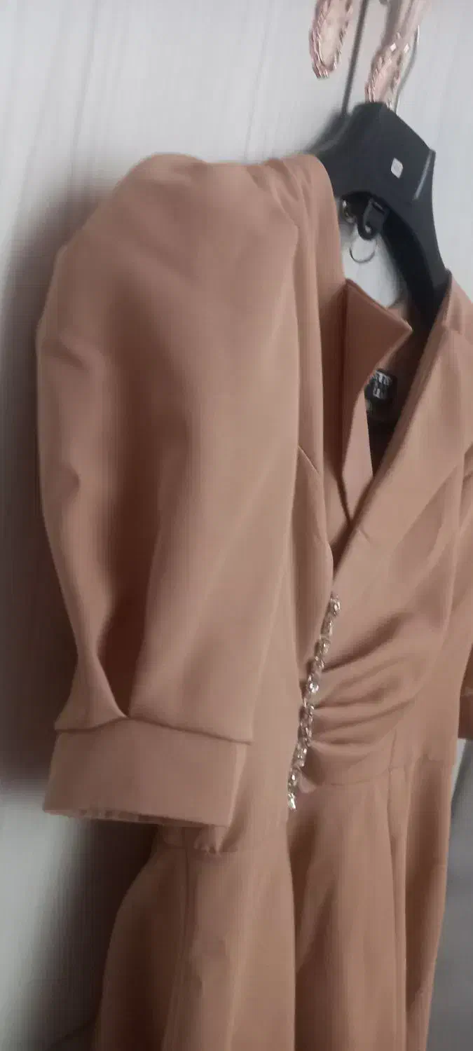 لباس مجلسی|لباس|لالجین, |دیوار