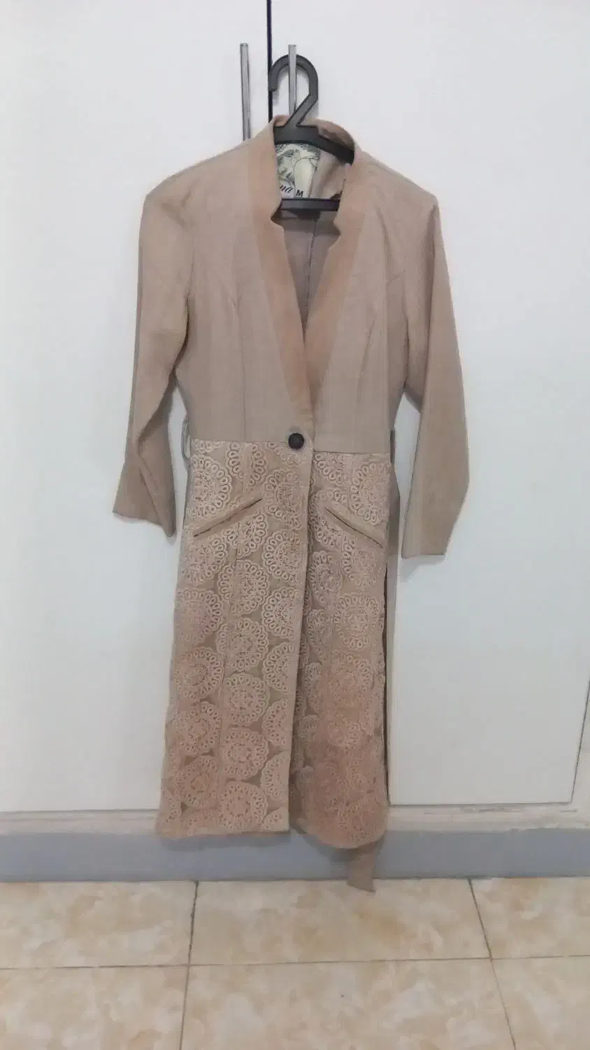 بارونی و مانتوشیک باجنس عالی|لباس|فردیس, شهرک شهید حسینی|دیوار