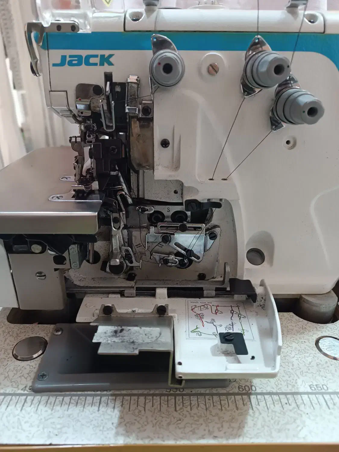 سردوز جک E4 وجک 803ودوتا پروانه در حال خواب تمیز|چرخ خیاطی و ریسندگی|گلبهار, شهر جدید گلبهار|دیوار