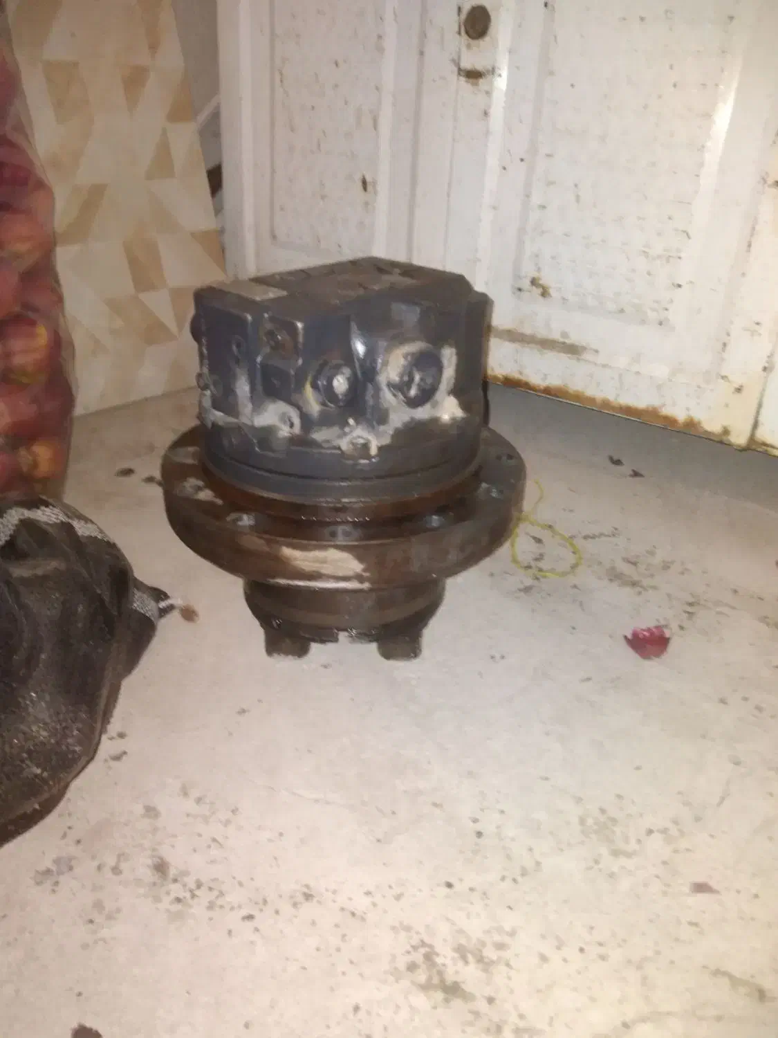 هیدرو موتور چرخ مینی بیل|قطعات یدکی و لوازم جانبی|ملکان, |دیوار