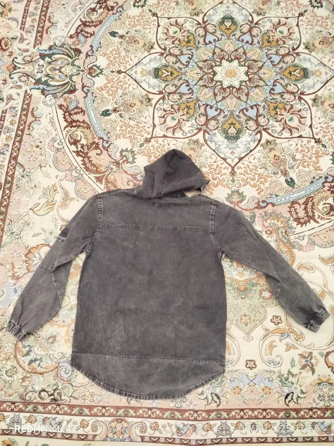 هودی لی|لباس|اردبیل, |دیوار