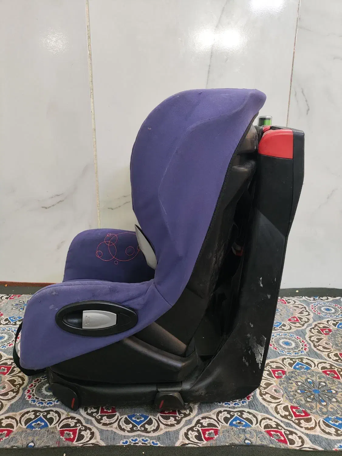 صندلی کودک کاملا سالم در حد نو|تخت و صندلی بچه|خمینیشهر, |دیوار