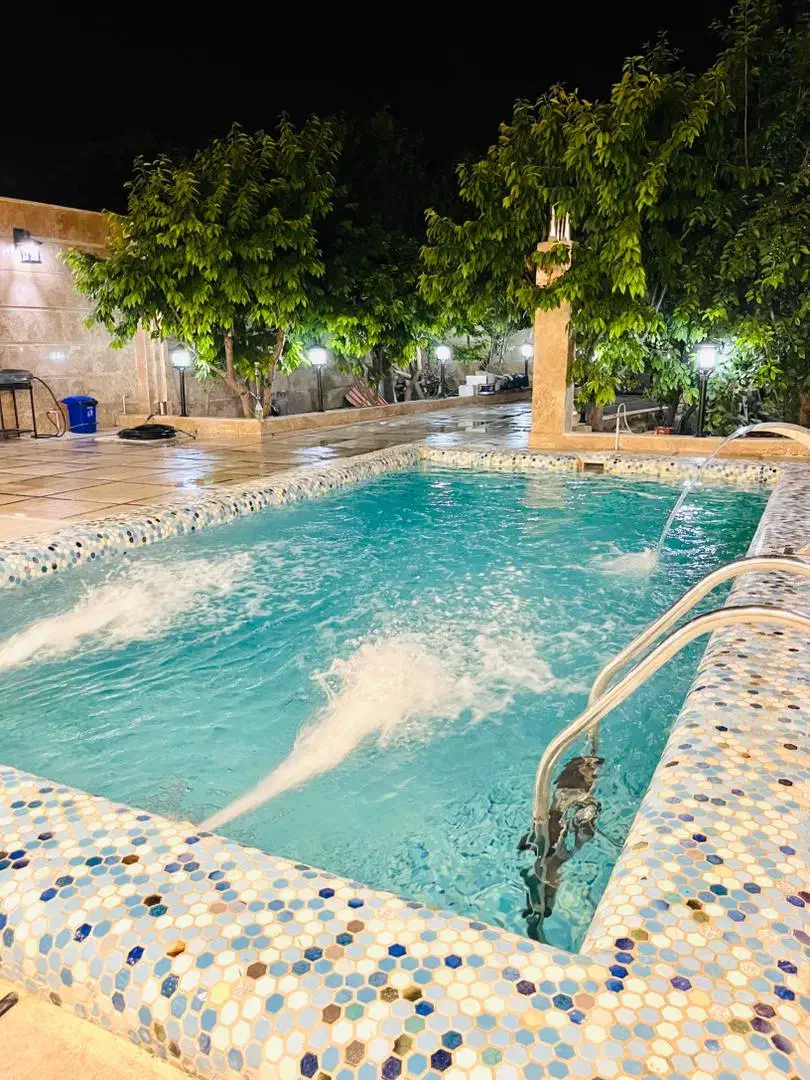 اجاره باغ خوشنام استخر اب گرم روباز امشب خالی|اجارهٔ کوتاه‌مدت ویلا و باغ|فردیس, شهرک ناز|دیوار