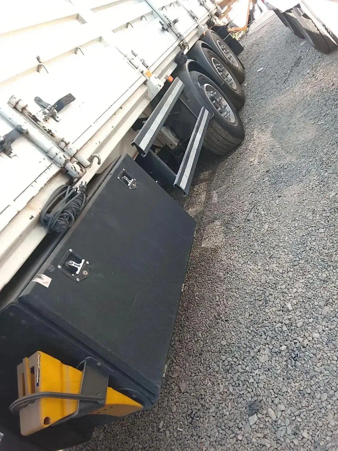 کفی لبه دار|خودرو سنگین|زالیان, |دیوار