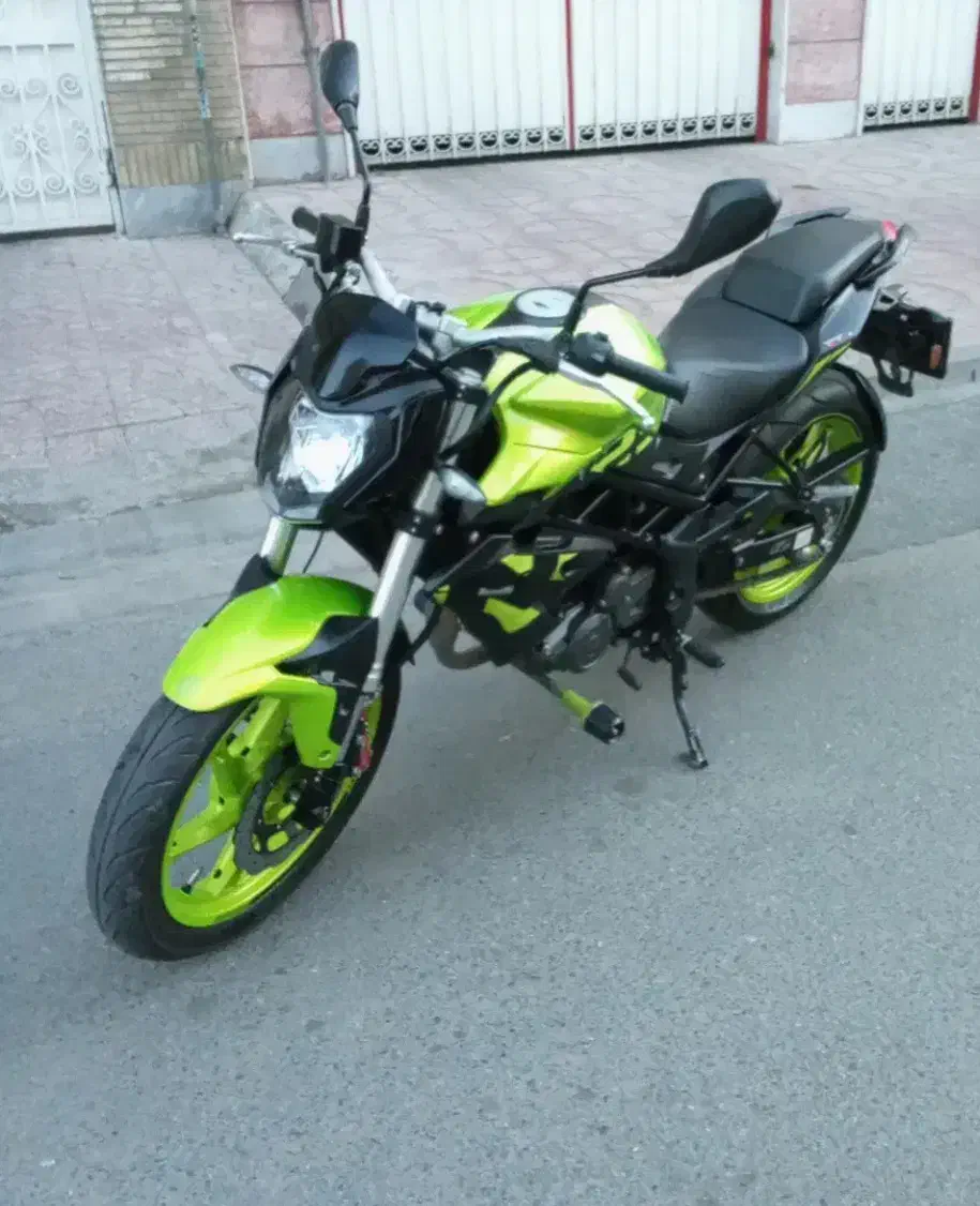 موتوربنلی ۲۵۰N|موتورسیکلت|رشت, دیانتی|دیوار