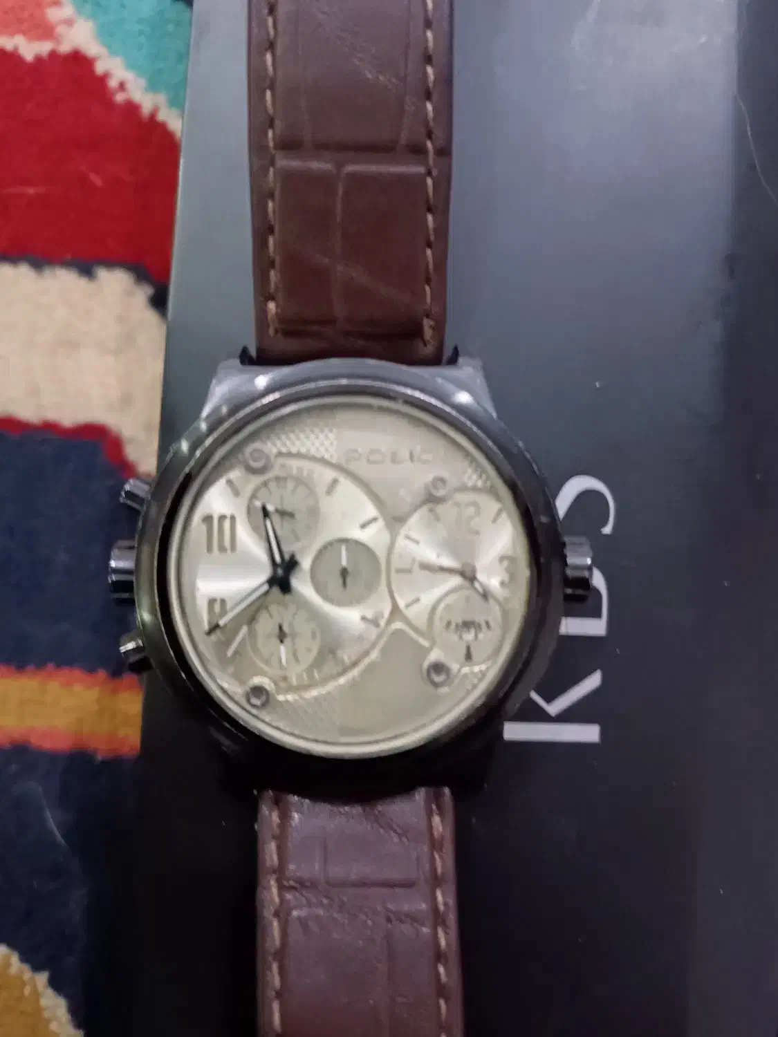 ساعت پلیس اصلی|ساعت|شیراز, کوشک میدان|دیوار