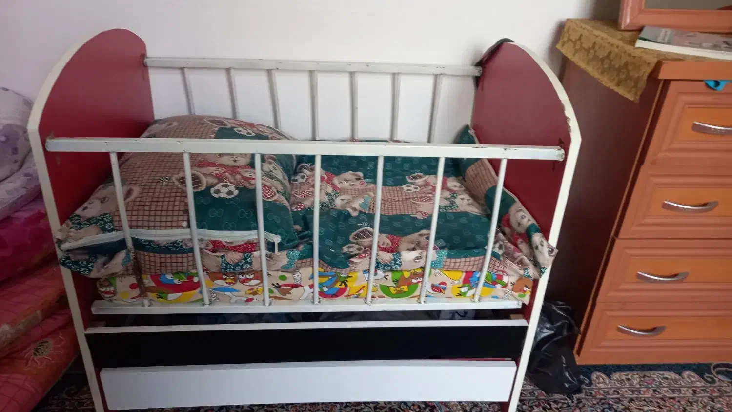 تخت نوازد نونو وسالم زیاد استفاده نشده|اسباب و اثاث بچه|ارطه, |دیوار