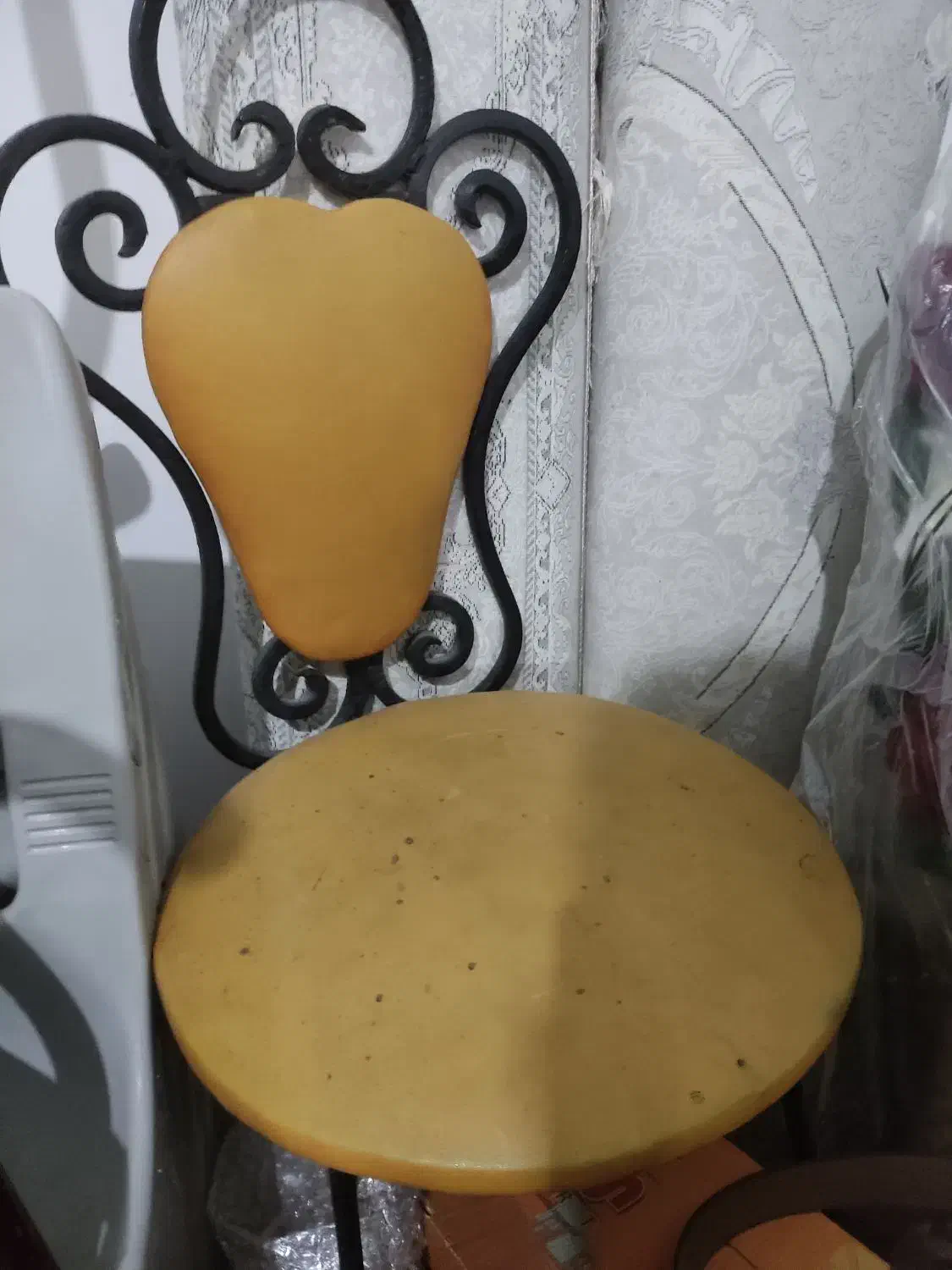 لوازم آرایشگاه به قیمت مناسب|آرایشگاه و سالنهای زیبایی|خوی, |دیوار