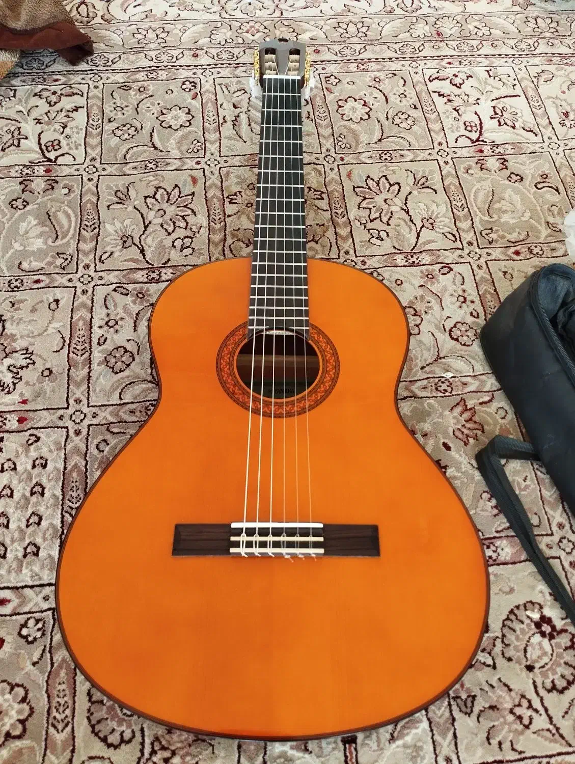 گیتار کلاسیک C70 بدون یک خش|گیتار، بیس، امپلیفایر|مبارکه, |دیوار