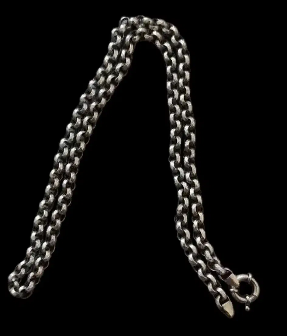 زنجیر نقره|جواهرات|اهواز, زندوکیلی|دیوار