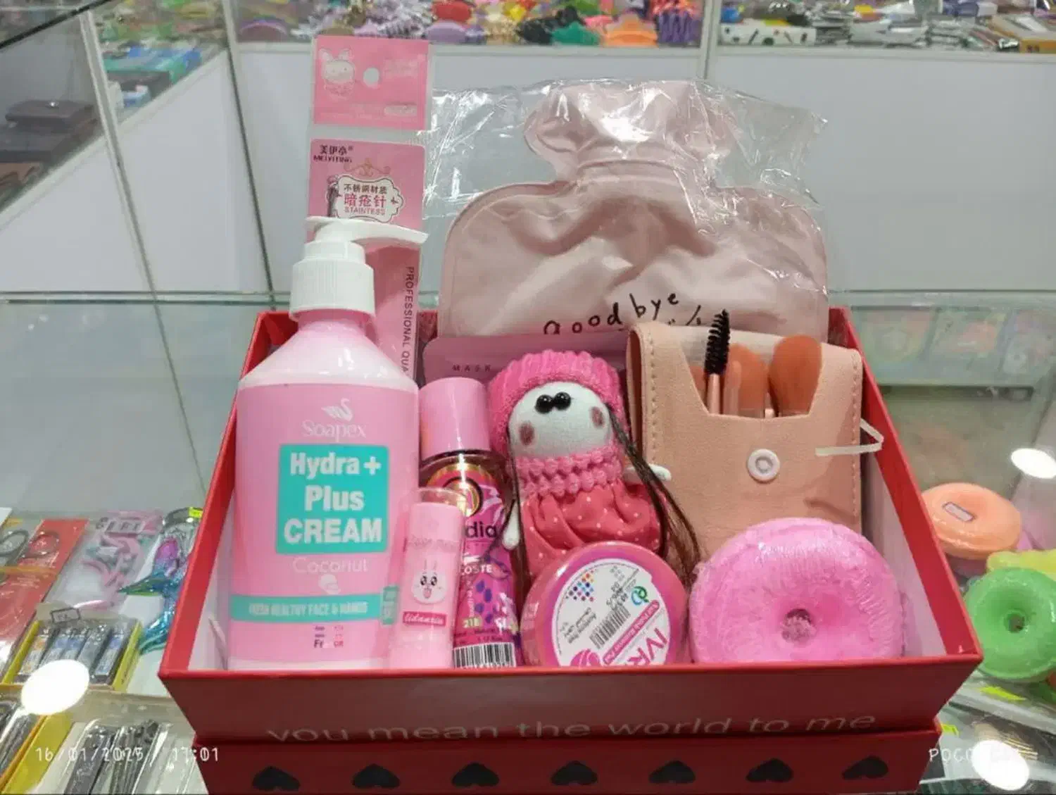 لوازم آرایشی زیر قیمت بازار % گالری رزا|آرایشی، بهداشتی، درمانی|قم, سید معصوم|دیوار