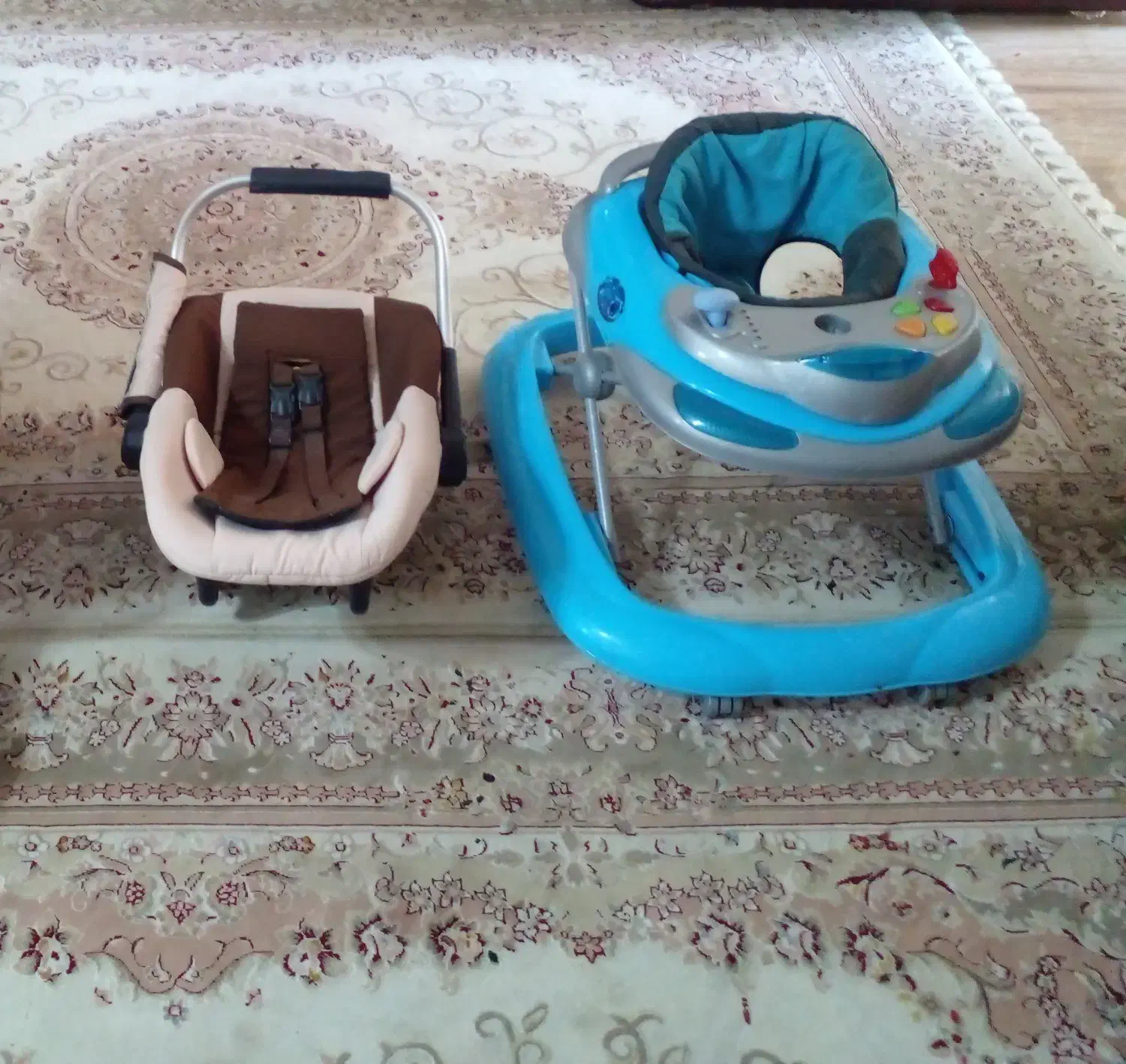 لوازم کودک|کالسکه و لوازم جانبی|صومعه‌سرا, |دیوار