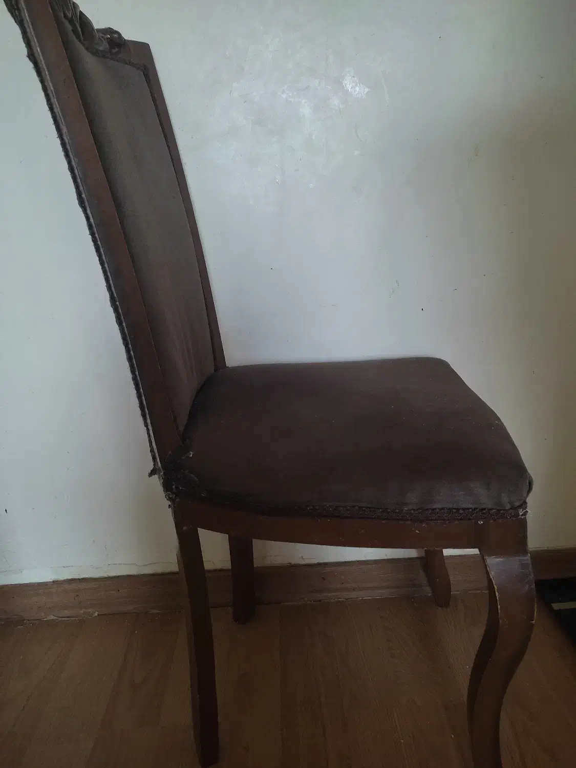 صندلی چوبی|صندلی و نیمکت|اردبیل, |دیوار