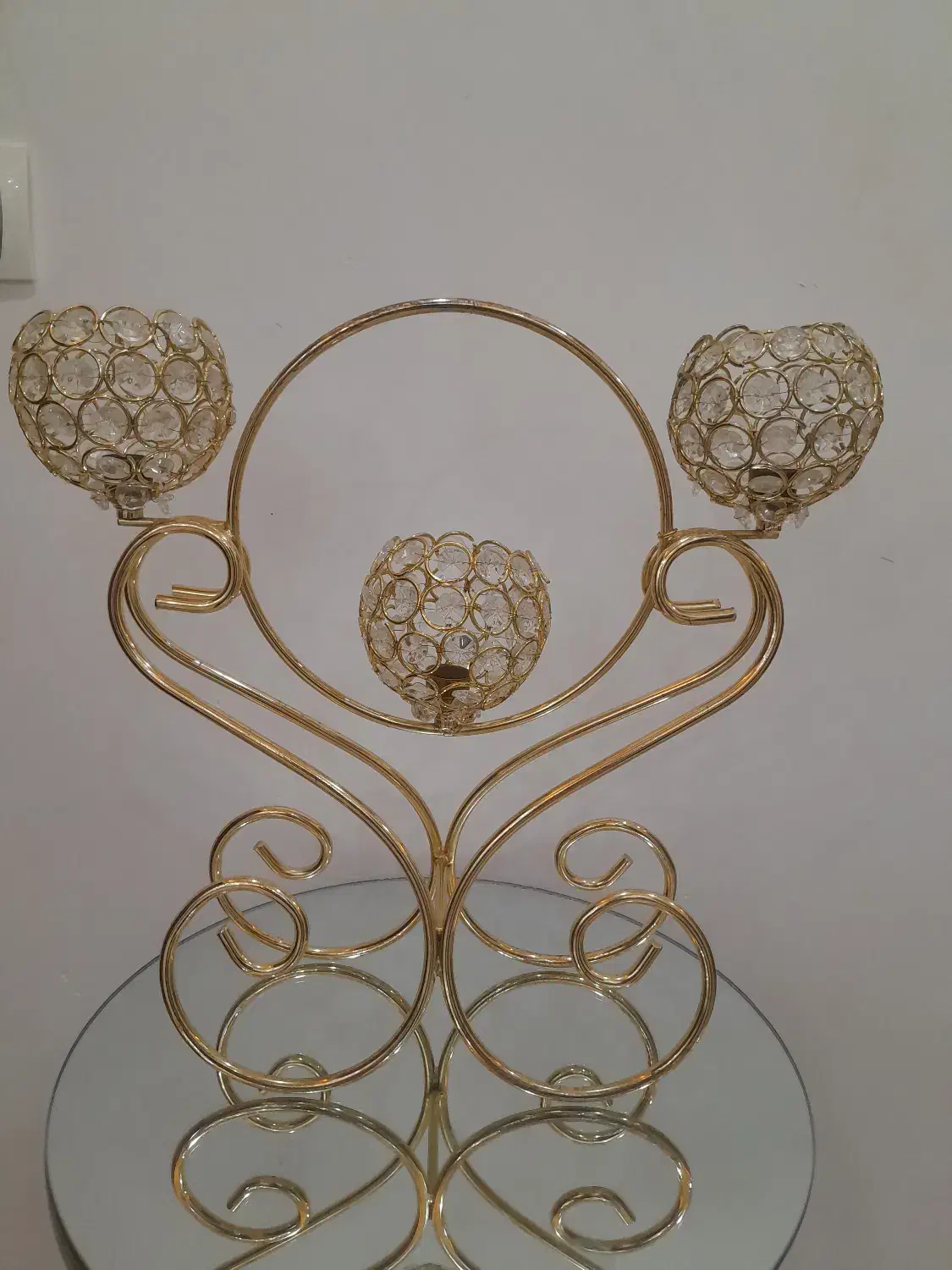 میز پایه دار و جا مشعی طلایی|بوفه، ویترین، کنسول|تربتحیدریه, مظفریه|دیوار