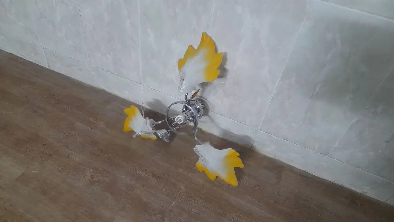 لوستر|لوستر و چراغ آویز|نیشابور, گنبد سبز|دیوار