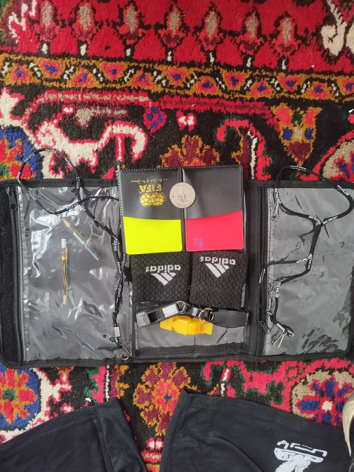 تمام لوازم مورد نیاز داوری فوتبال|تجهیزات ورزشی|گوگان, |دیوار