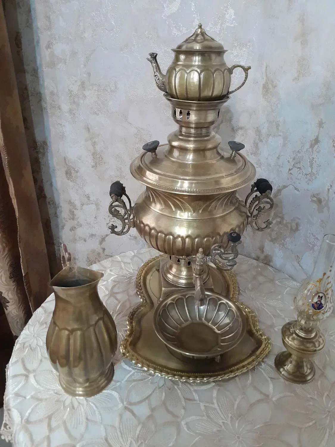 سماور۷لیتری ذغالی برنجی با مهرروس آنتیک ودکوری|کلکسیون اشیاء عتیقه|کرج, شهرک بنفشه|دیوار