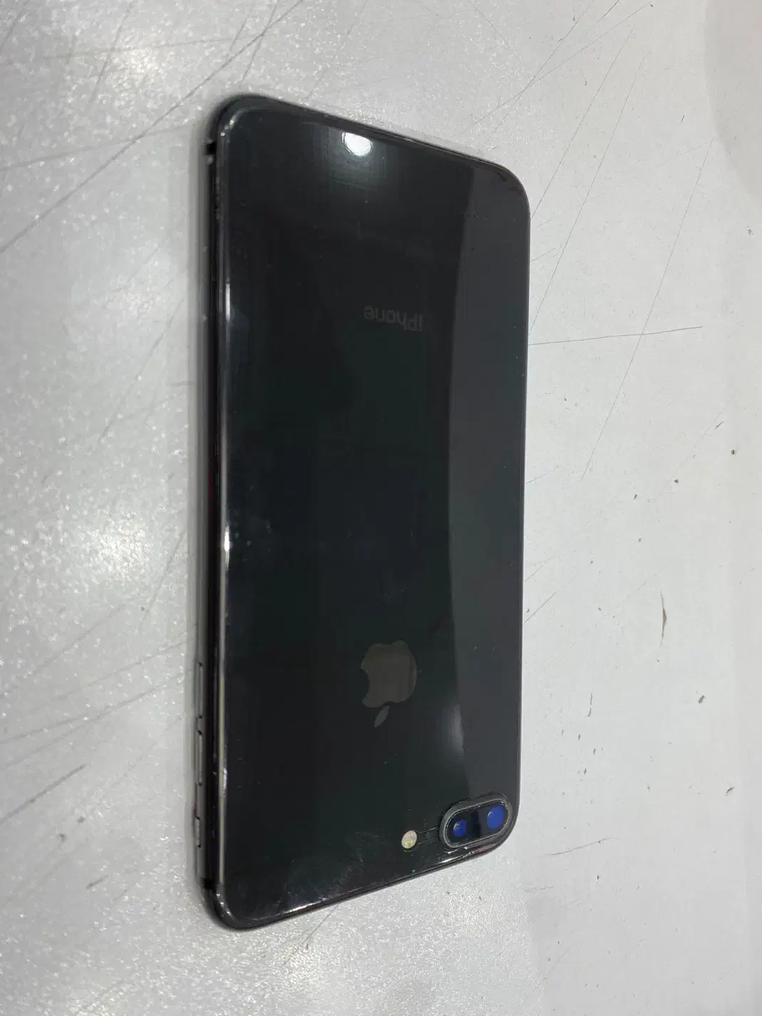 iPhone 8plus|موبایل|ساری, |دیوار