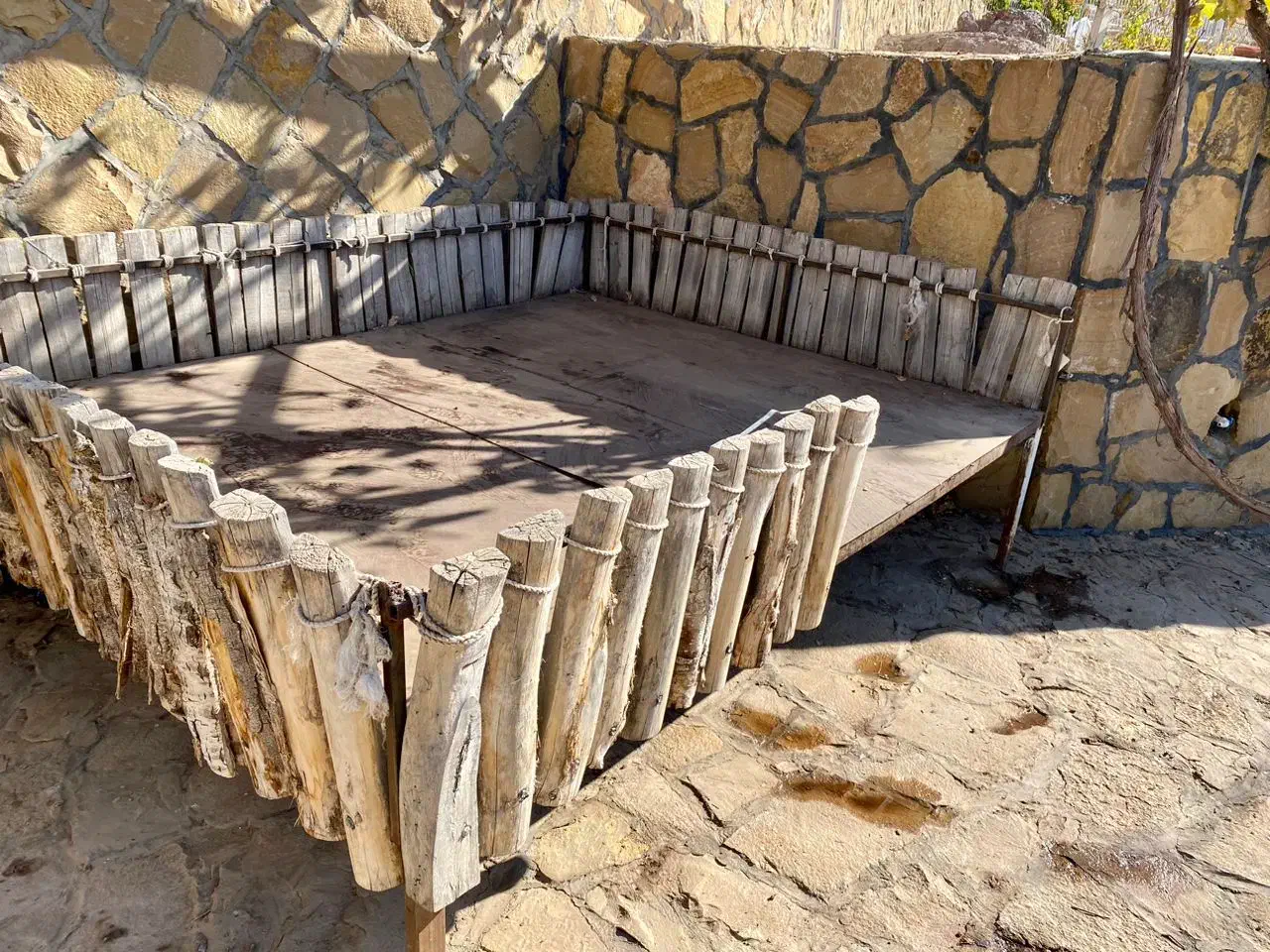 تخت فلزی|تخت و سرویس خواب|سبزوار, قصبه شرقی|دیوار