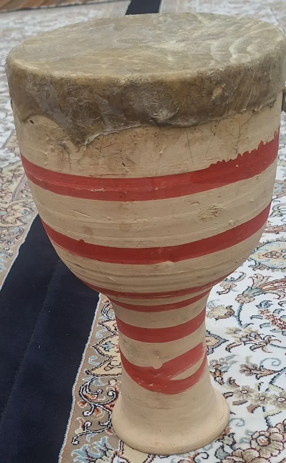 تمبک تنه گلی بفروش میرسد|سازهای سنتی|دوگنبدان, |دیوار