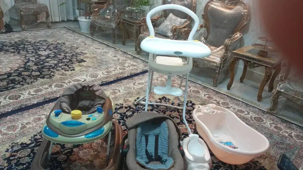 تعدادی وسایل خونه|مبلمان خانگی و میز عسلی|فولادشهر, C3|دیوار