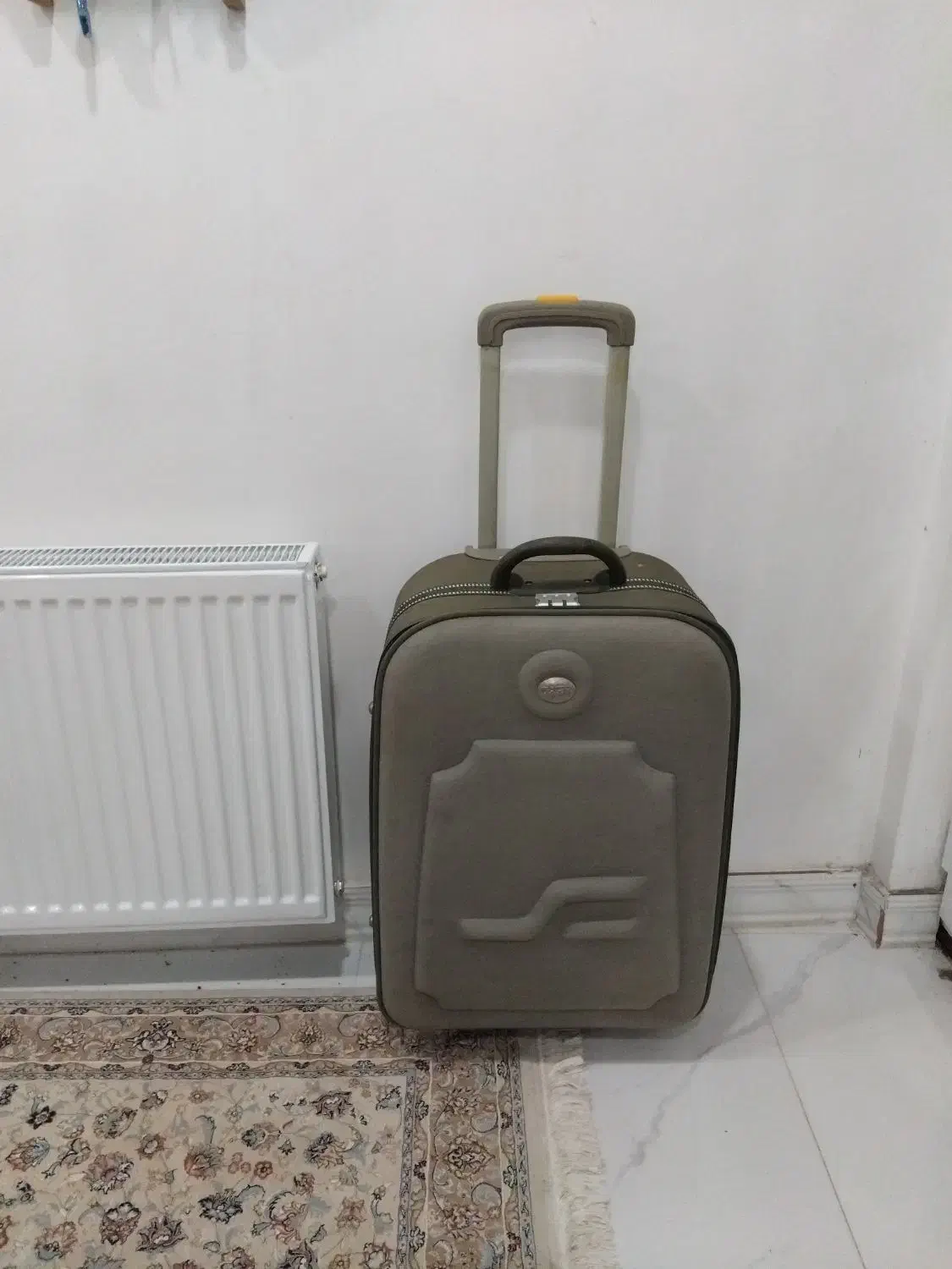 چمدان|کیف، کفش، کمربند|خشکبیجار, |دیوار